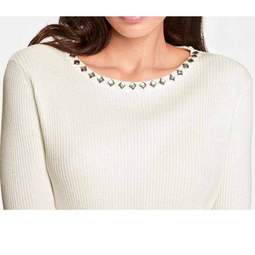 Damski sweter ozdobiony kryształkami ASHLEY BROOKE, asymetryczny dół, przełamana biel przód